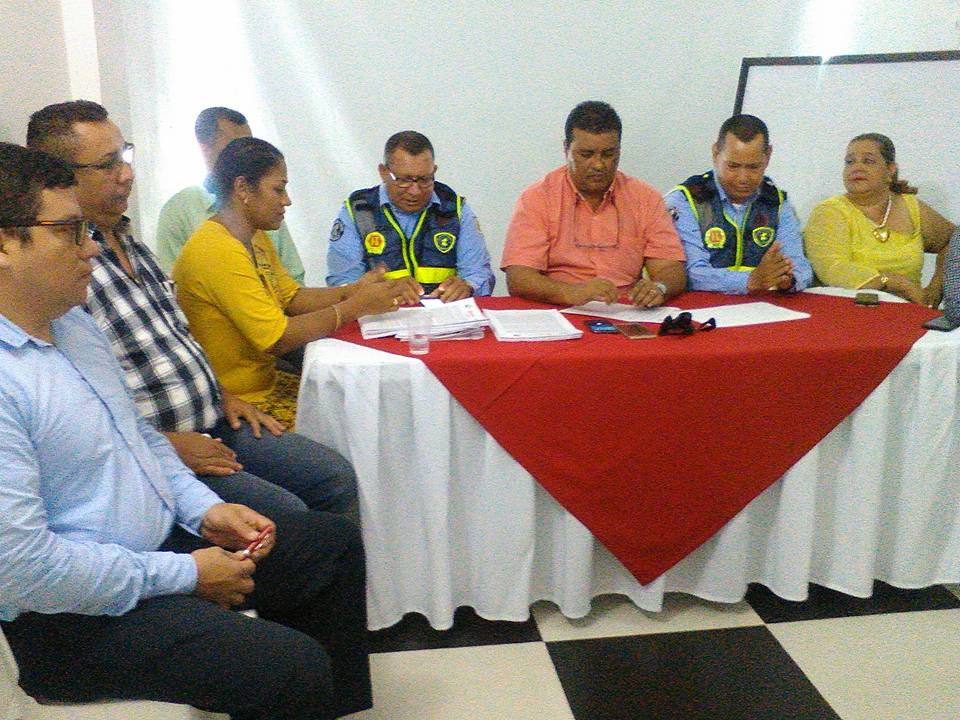 Firman nuevo acuerdo laboral colectivo en la Inspección de Tránsito