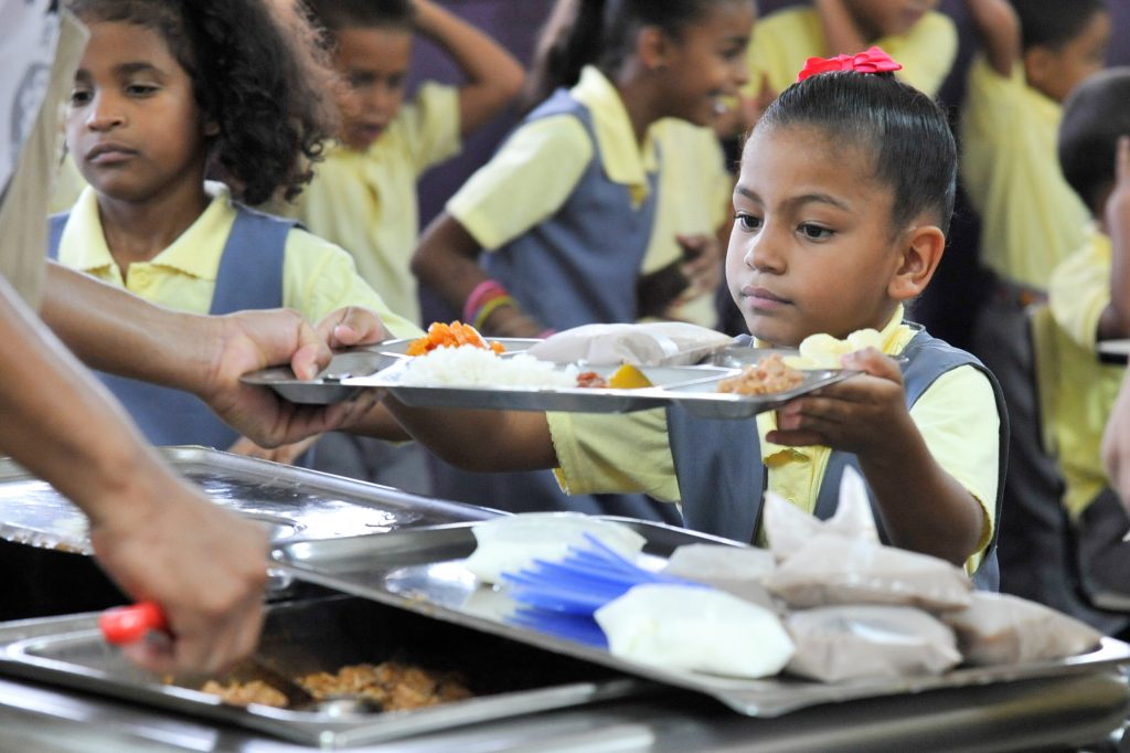 A partir del lunes 26 inicia en los colegios la alimentación escolar