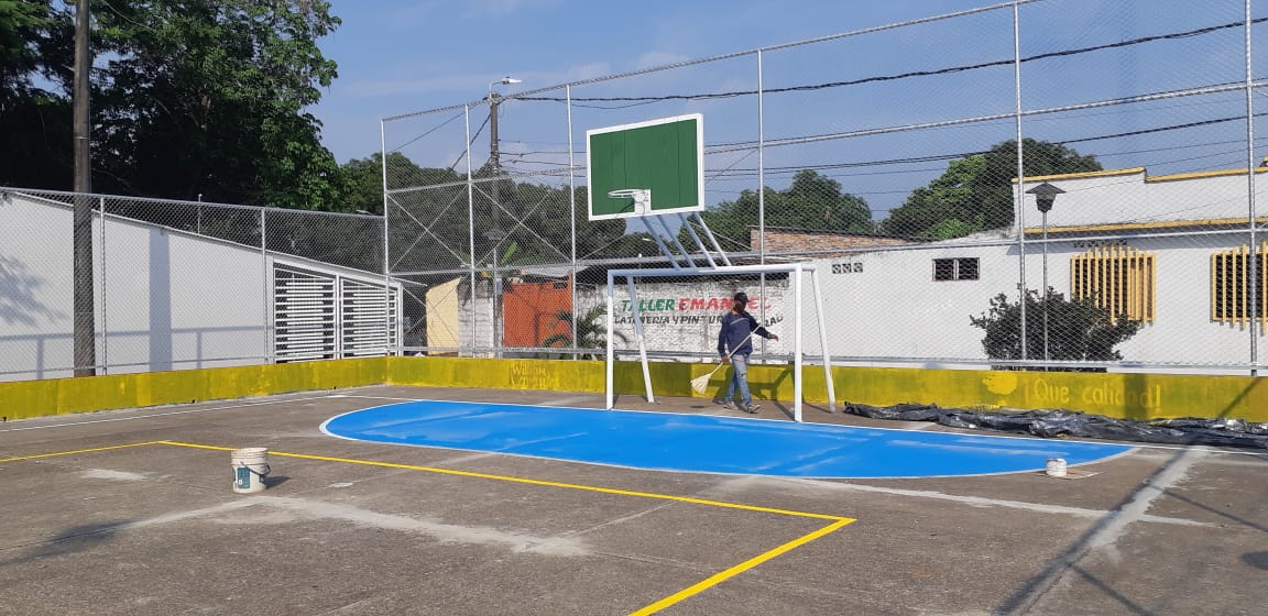 En B/bermeja, la USO ha remodelado 5 canchas polideportivas