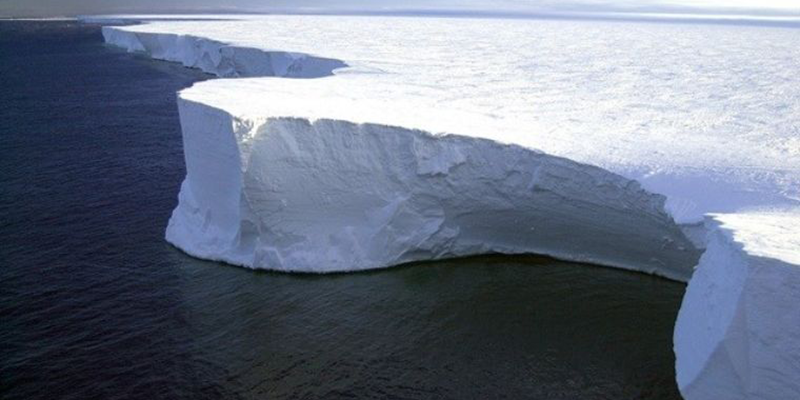 Antártida: detectan por primera vez agua tibia bajo un glaciar