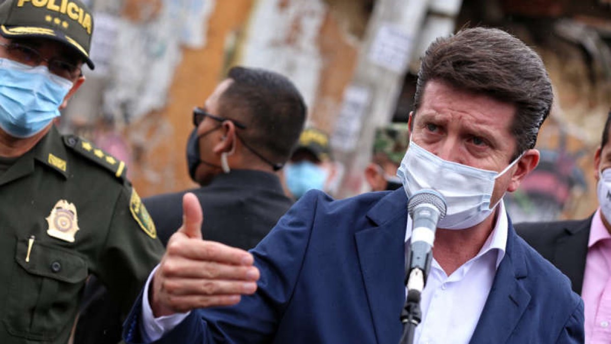 MinDefensa a debate de moción de censura por abusos policiales
