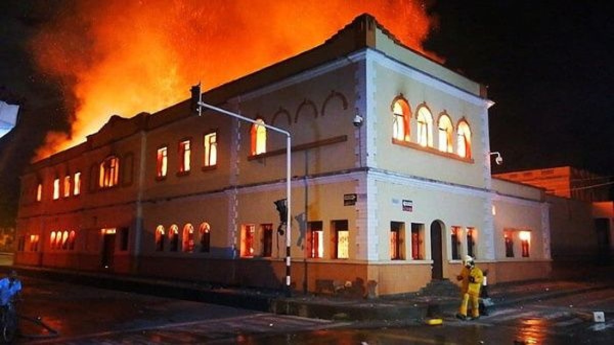 Incendian el Palacio de Justicia de Tuluá: ¿Quién dio la orden?