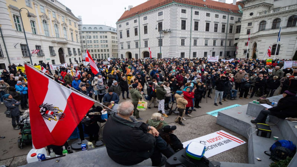 Austria ordena cuarentena a personas no vacunadas contra el coronavirus