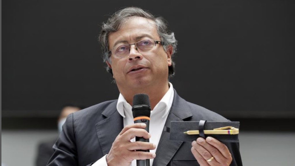 Presidente Gustavo Petro arrancó su gestión con un 56 % de aprobación